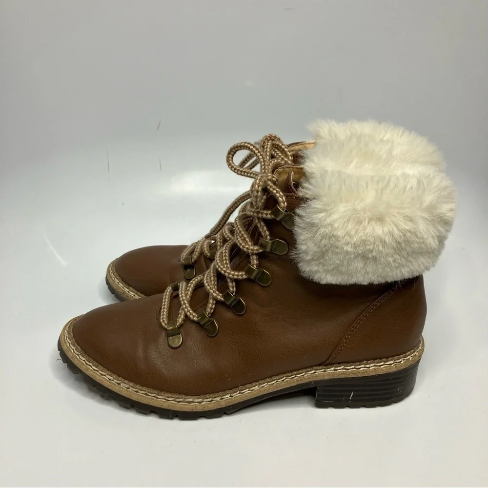 Express‎ faux leather lace up boots size 7